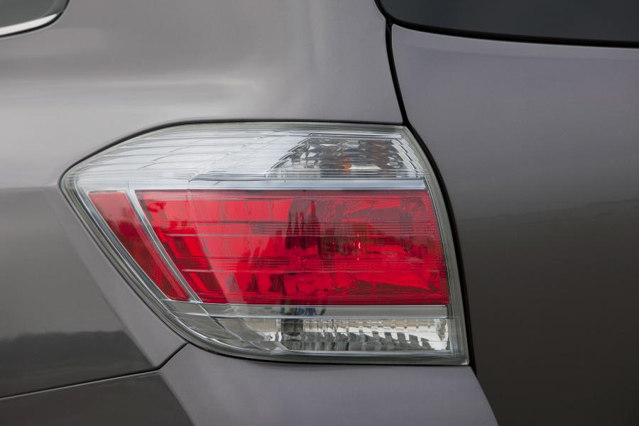  Toyota Highlander Hybrid 2011 года  (фото 14 из 34)